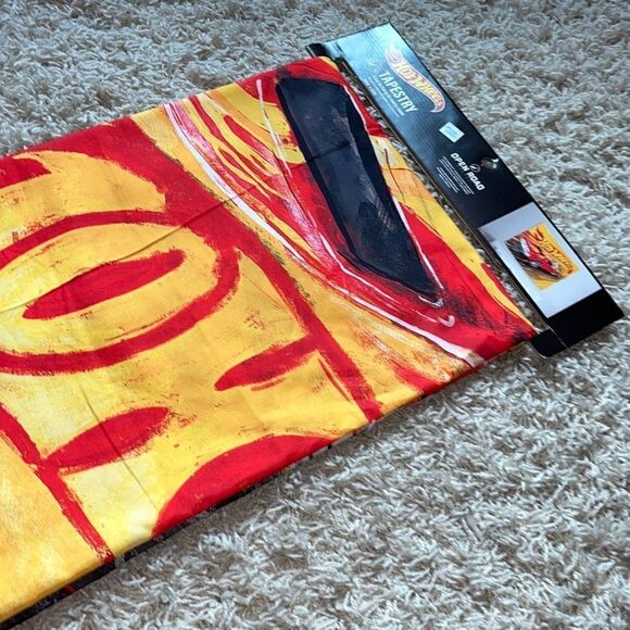 New Hot Wheels Tapestry Wall Decor - Picture 8 of 10